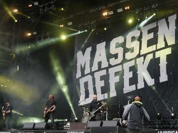 Massendefekt erlebt seine HurricanePremiere  und Frontmann Sebastian Beyer berichtet über straffe Zeitpläne und das neue Album  Von Janila Dierks